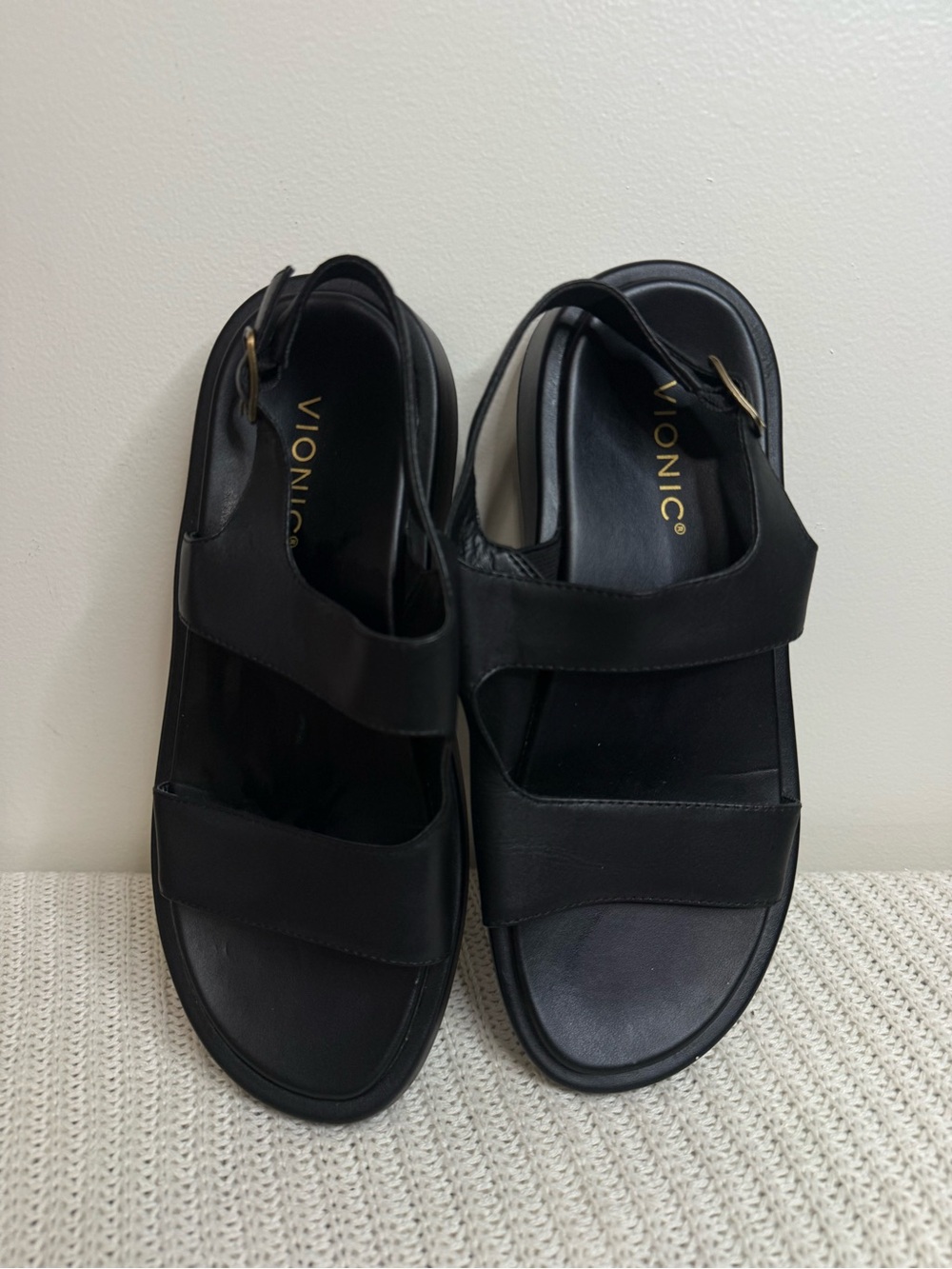 Vionic Madera Black Women's Double-Strap Comfort Sandals size 9